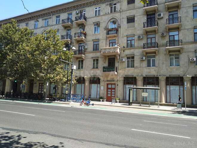 Продаётся 3-комн. вторичка 84 м², м. Низами, photo 1 from 23