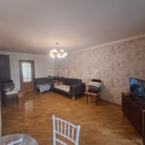 Продаётся 3-комн. вторичка 80 м², м. Нефтчиляр, photo 3 from 16