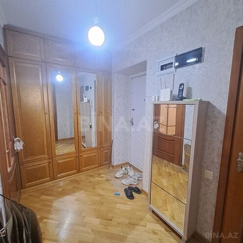 Продаётся 3-комн. вторичка 80 м², м. Нефтчиляр, photo 13 from 16