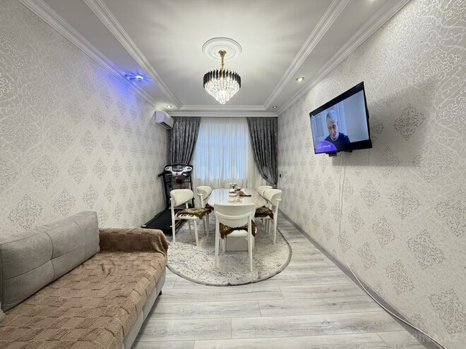 Satılır 2 otaqlı köhnə tikili 60 m², Bakıxanov q., photo 1 from 18