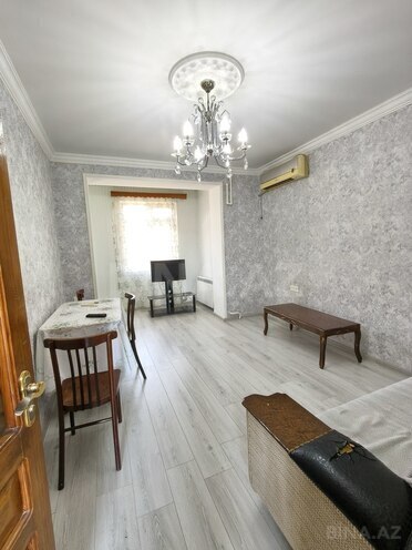 Satılır 2 otaqlı köhnə tikili 45 m², Badamdar q., photo 1 from 10