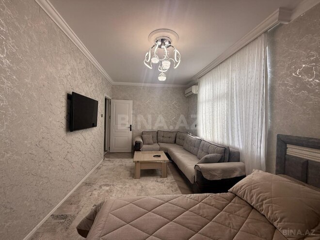 Продаётся 2-комн. вторичка 37 м², photo 1 from 12