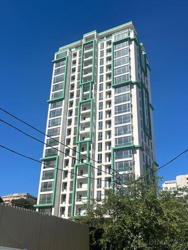 Продаётся 3-комн. новостройка 137 м², м. Низами, photo 1 from 9