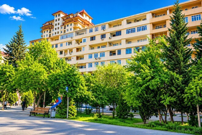 Продается 3-комн. вторичка 95 м², м. Кара Караев, photo 1 from 11