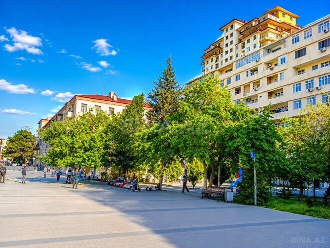 Продается 3-комн. вторичка 95 м², м. Кара Караев, photo 10 from 11