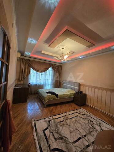 Сдаётся 3-комн. вторичка 70 м², м. Низами, photo 1 from 9