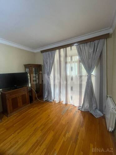 Продаётся 2-комн. вторичка 40 м², м. Кара Караев, photo 4 from 10