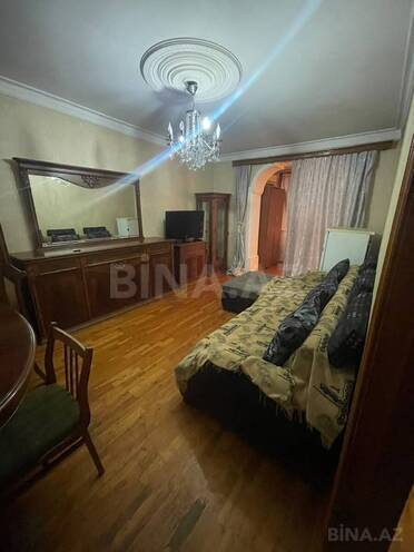 Продаётся 2-комн. вторичка 40 м², м. Кара Караев, photo 3 from 10