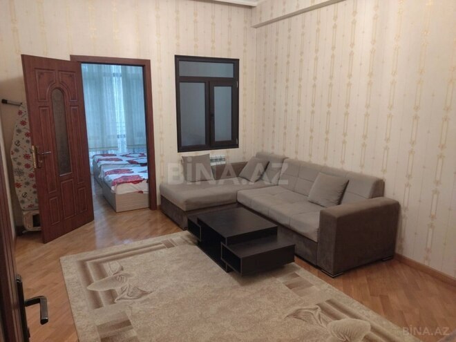 Сдаётся 2-комн. новостройка 70 м², м. 8 ноября, photo 1 from 9