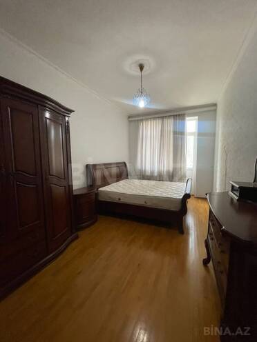 Сдаётся 3-комн. новостройка 180 м², м. Низами, photo 1 from 14