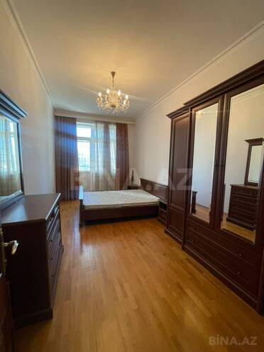 Сдаётся 3-комн. новостройка 180 м², м. Низами, photo 3 from 14