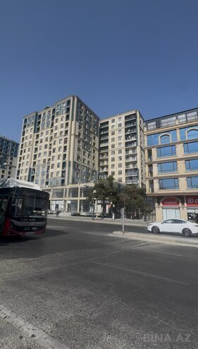 Продаётся 2-комн. новостройка 50 м², м. Иншаатчылар, photo 1 from 8