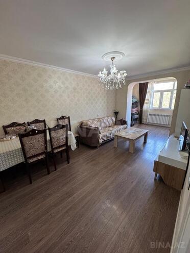 Продаётся 3-комн. вторичка 75 м², м. Кара Караев, photo 1 from 12