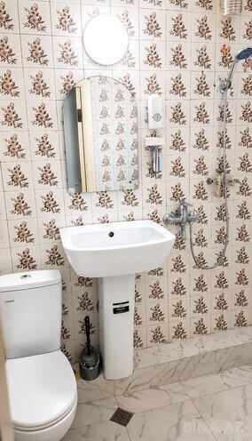 Продаётся 2-комн. вторичка 56 м², м. Иншаатчылар, photo 6 from 7