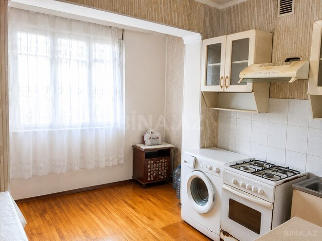 Satılır 2 otaqlı köhnə tikili 65 m², 8-ci mikrorayon q., photo 4 from 8