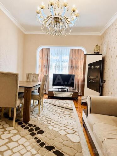 Satılır 3 otaqlı köhnə tikili 85 m², Nəsimi m., photo 1 from 13
