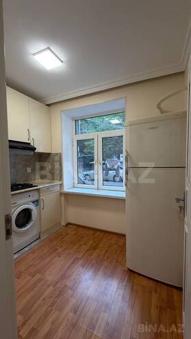 Satılır 2 otaqlı köhnə tikili 50 m², İnşaatçılar m., photo 7 from 11