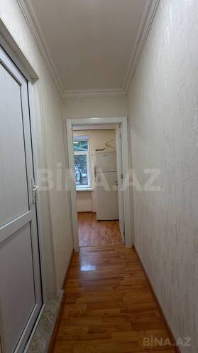 Satılır 2 otaqlı köhnə tikili 50 m², İnşaatçılar m., photo 9 from 11