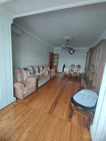 Satılır 2 otaqlı köhnə tikili 61 m², Xalqlar Dostluğu m., photo 8 from 11