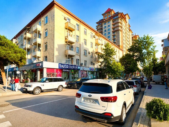Продаётся 3-комн. вторичка 85 м², м. Кара Караев, photo 3 from 14