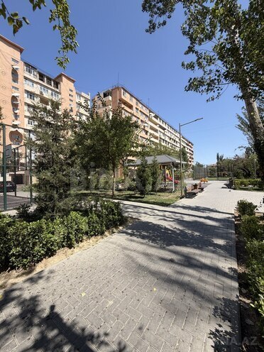 Продается 3-комн. вторичка 60 м², пос. Бакиханова, photo 1 from 16