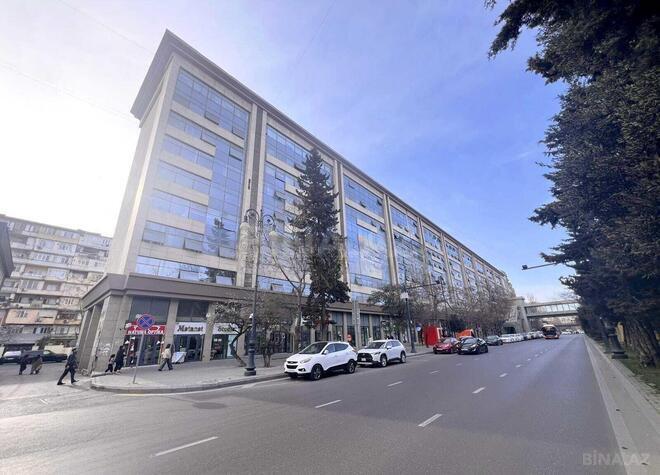 Satılır 2 otaqlı köhnə tikili 60 m², Gənclik m., photo 1 from 17