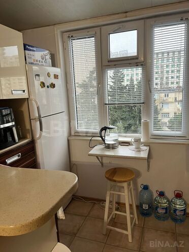 Satılır 2 otaqlı köhnə tikili 48 m², İnşaatçılar m., photo 21 from 22