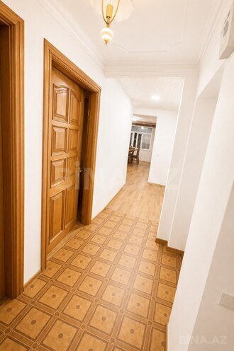 İcarəyə verilir 6 otaqlı köhnə tikili 230 m², Nizami m., photo 10 from 17