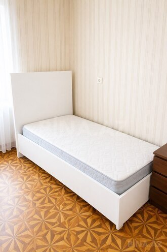 İcarəyə verilir 6 otaqlı köhnə tikili 230 m², Nizami m., photo 8 from 17