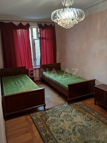 Продаётся 2-комн. вторичка 47 м², м. Элмляр Академиясы, photo 4 from 12
