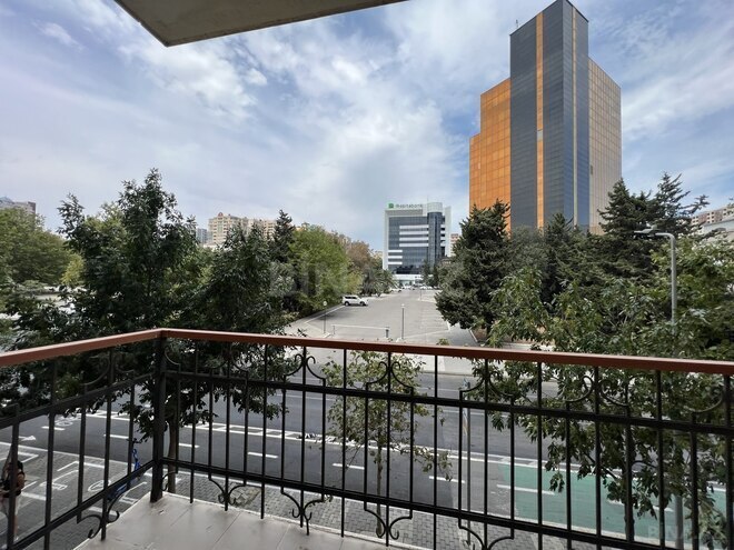 İcarəyə verilir 3 otaqlı köhnə tikili 120 m², 28 May m., photo 1 from 21