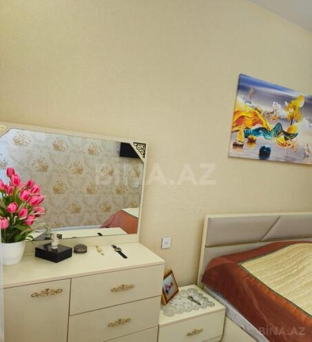 Satılır 2 otaqlı köhnə tikili 57 m², İnşaatçılar m., photo 3 from 15
