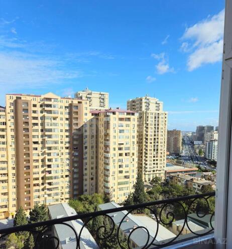 Satılır 2 otaqlı köhnə tikili 57 m², İnşaatçılar m., photo 13 from 15