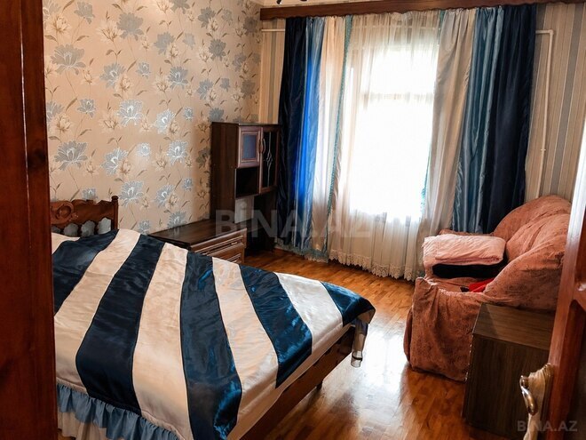 Satılır 2 otaqlı köhnə tikili 65 m², 8-ci mikrorayon q., photo 3 from 7