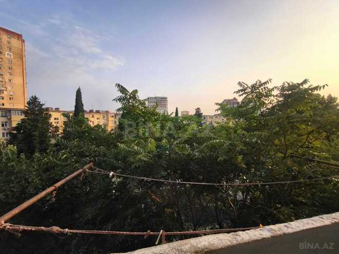 Продаётся 2-комн. вторичка 60 м², м. Кара Караев, photo 8 from 14