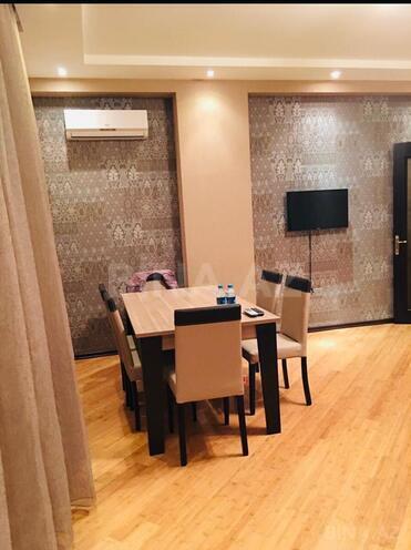 İcarəyə verilir 2 otaqlı yeni tikili 70 m², 28 May m., photo 4 from 12