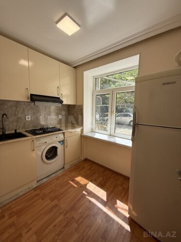 Satılır 2 otaqlı köhnə tikili 62 m², İnşaatçılar m., photo 6 from 14