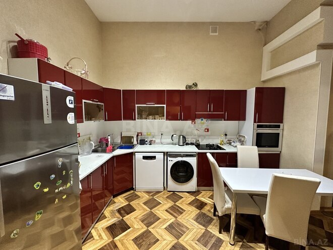 Satılır 6 otaqlı köhnə tikili 300 m², Sahil m., photo 22 from 31
