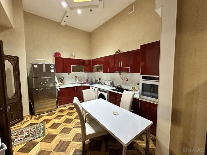 Satılır 6 otaqlı köhnə tikili 300 m², Sahil m., photo 21 from 31