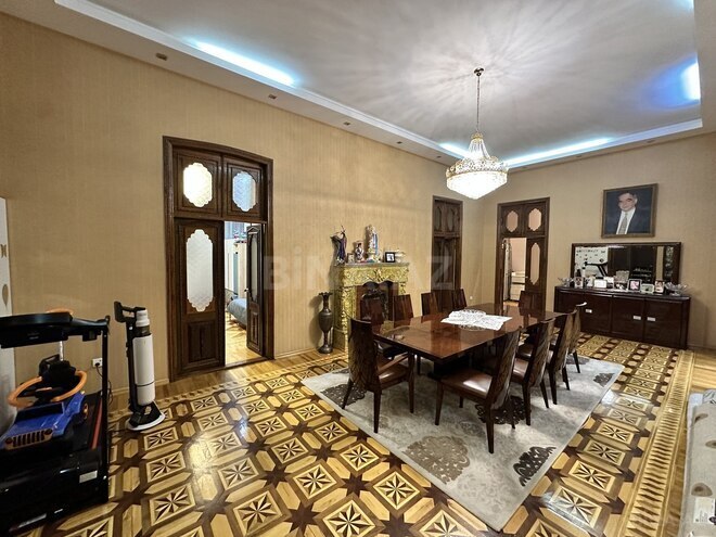 Satılır 6 otaqlı köhnə tikili 300 m², Sahil m., photo 3 from 31