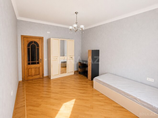 Сдаётся 3-комн. новостройка 135 м², м. 8 ноября, photo 12 from 14