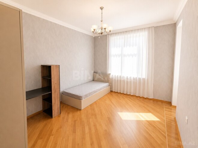 Сдаётся 3-комн. новостройка 135 м², м. 8 ноября, photo 11 from 14