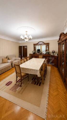 Продаётся 3-комн. вторичка 135 м², м. Кара Караев, photo 3 from 20