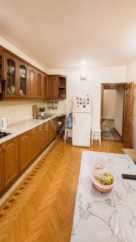 Продаётся 3-комн. вторичка 135 м², м. Кара Караев, photo 10 from 20