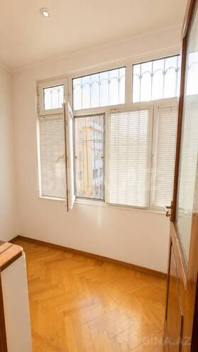 Продаётся 3-комн. вторичка 135 м², м. Кара Караев, photo 8 from 20