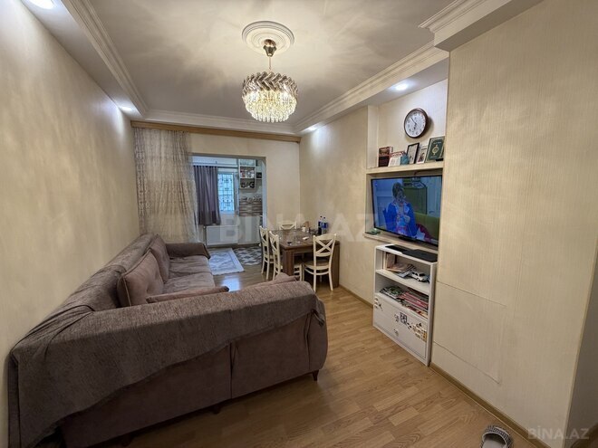 Satılır 2 otaqlı köhnə tikili 50 m², İnşaatçılar m., photo 1 from 15