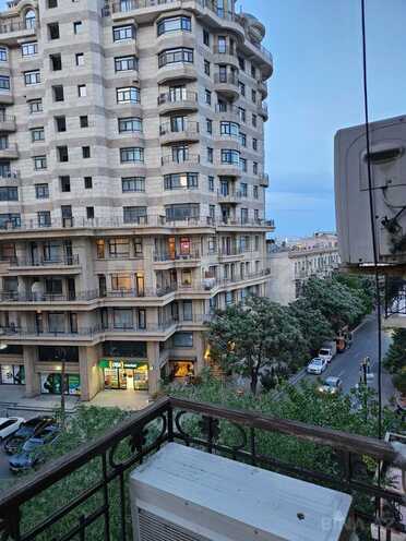 Satılır 6 otaqlı köhnə tikili 240 m², İçəri Şəhər m., photo 1 from 23