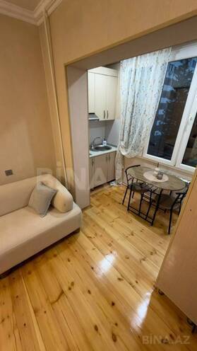 İcarəyə verilir 2 otaqlı köhnə tikili 65 m², Azadlıq Prospekti m., photo 6 from 9