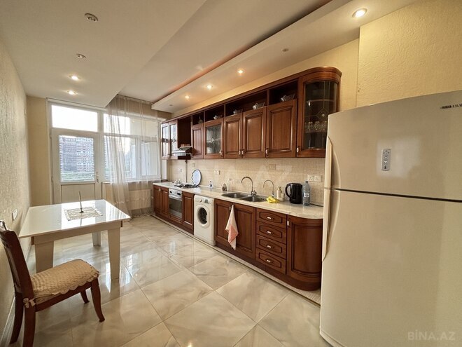 Сдаётся 3-комн. новостройка 140 м², м. Низами, photo 10 from 14