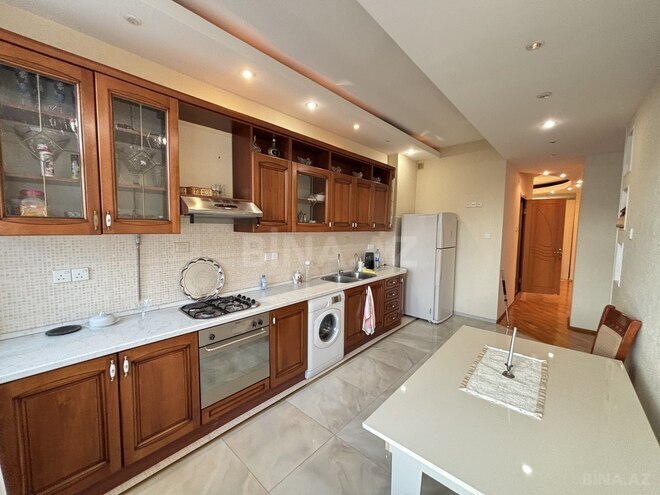 Сдаётся 3-комн. новостройка 140 м², м. Низами, photo 11 from 14